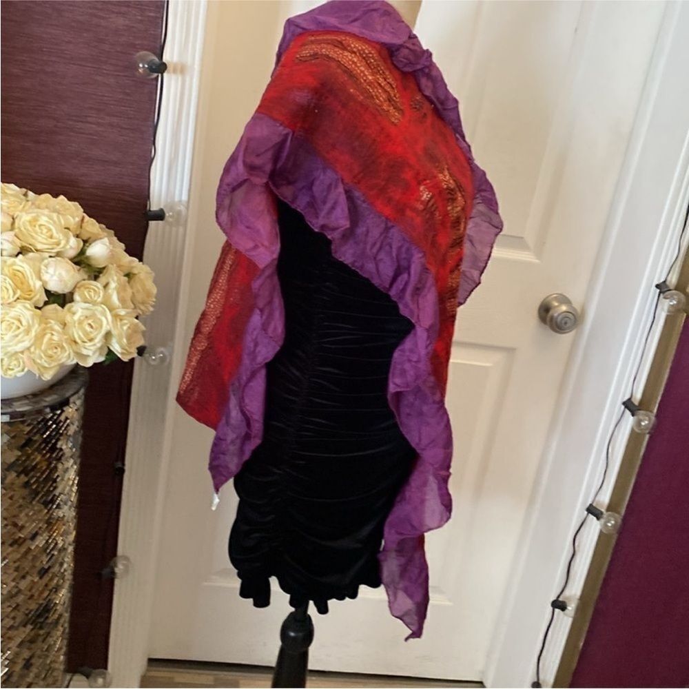 Pomegranate Elegant Red And Purple Wool Silk Scarf View 2